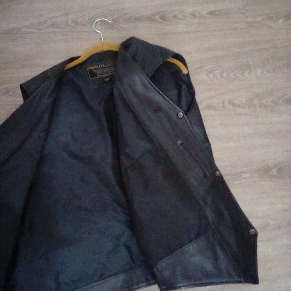 Men's Brown Coronado Leather Vest - Picture 6 of 11